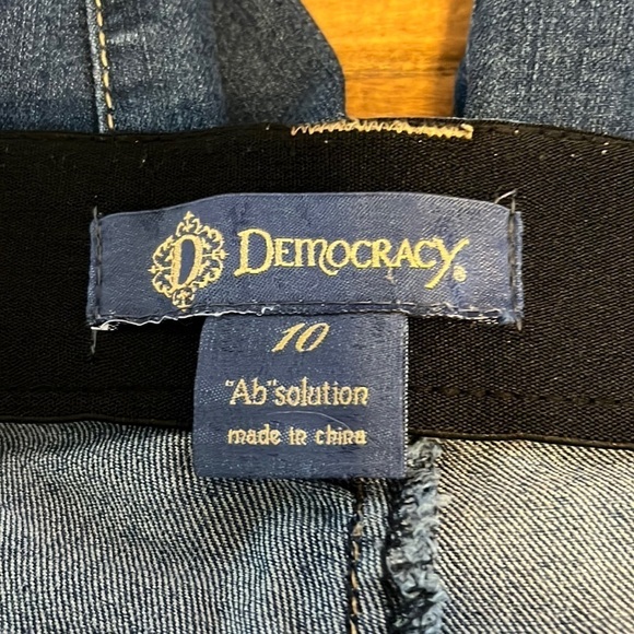 DEMOCRACY jean shorts - Picture 3 of 6